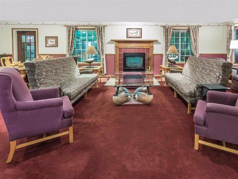 Baymont By Wyndham Mequon Milwaukee Area Hotel Bagian luar foto