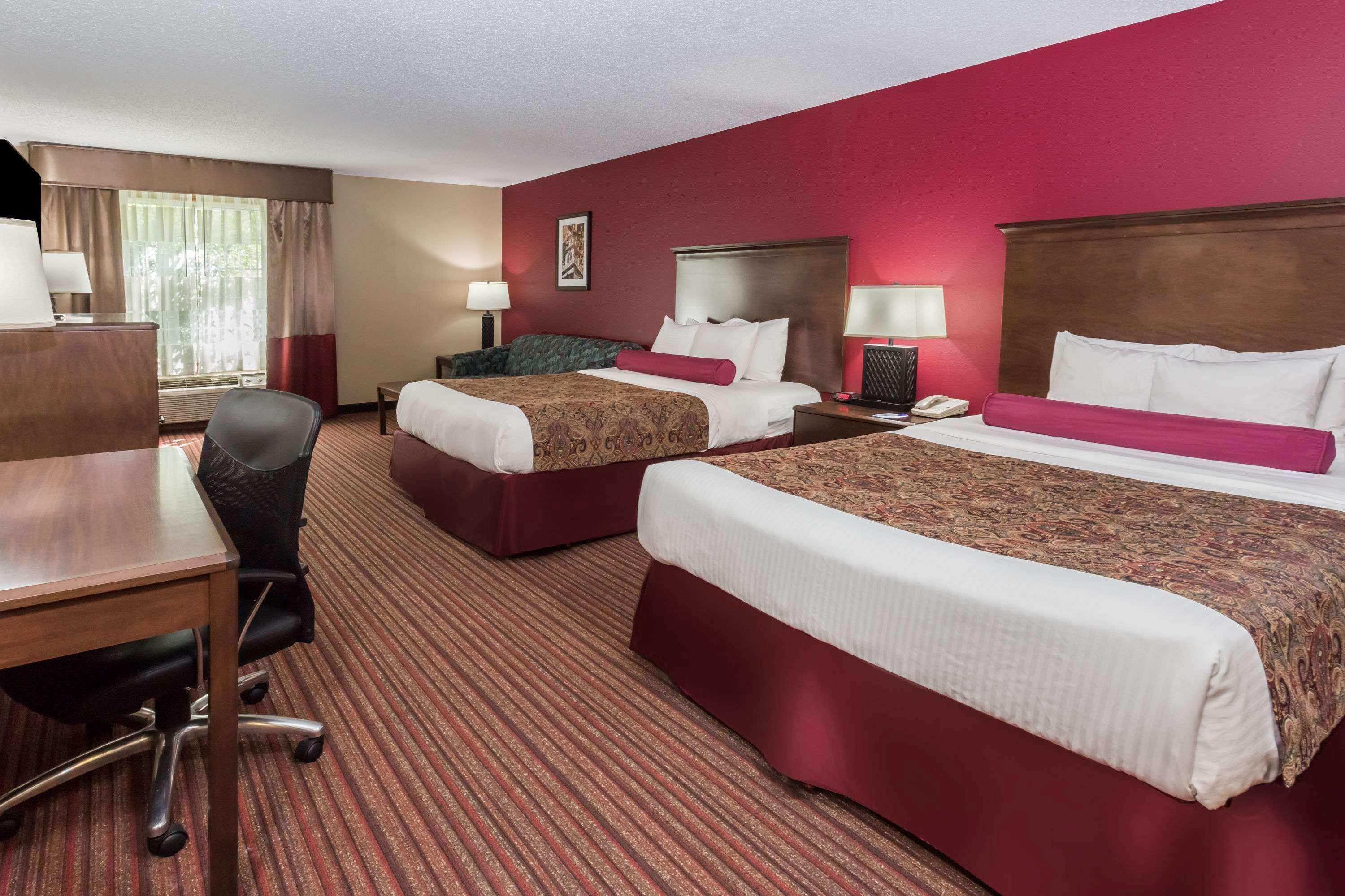 Baymont By Wyndham Mequon Milwaukee Area Hotel Bagian luar foto