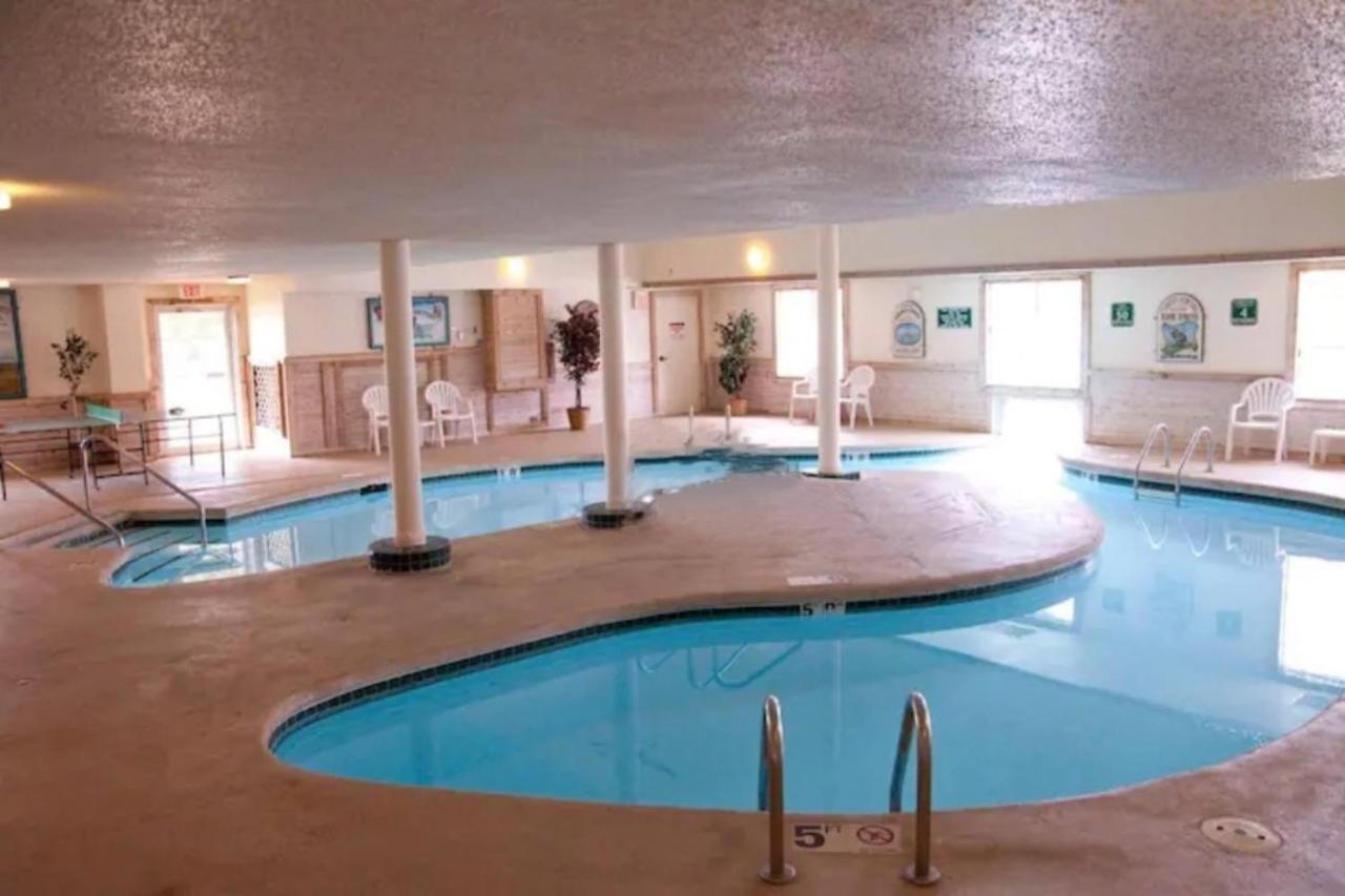 Baymont By Wyndham Mequon Milwaukee Area Hotel Bagian luar foto
