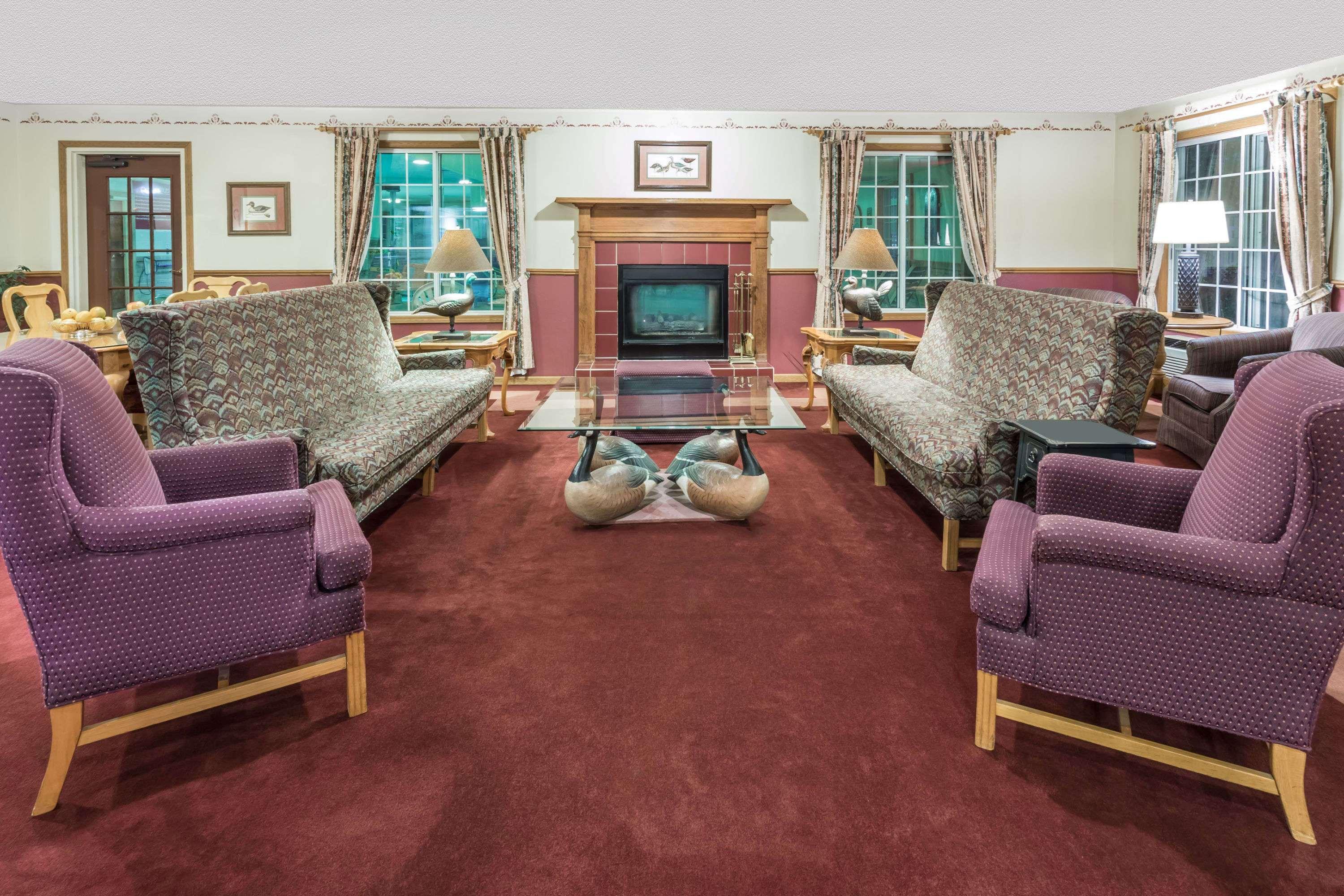 Baymont By Wyndham Mequon Milwaukee Area Hotel Bagian luar foto