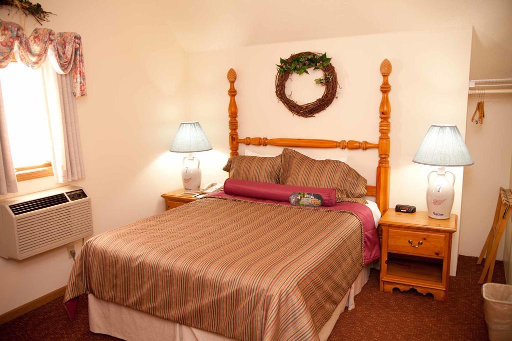 Baymont By Wyndham Mequon Milwaukee Area Hotel Bagian luar foto