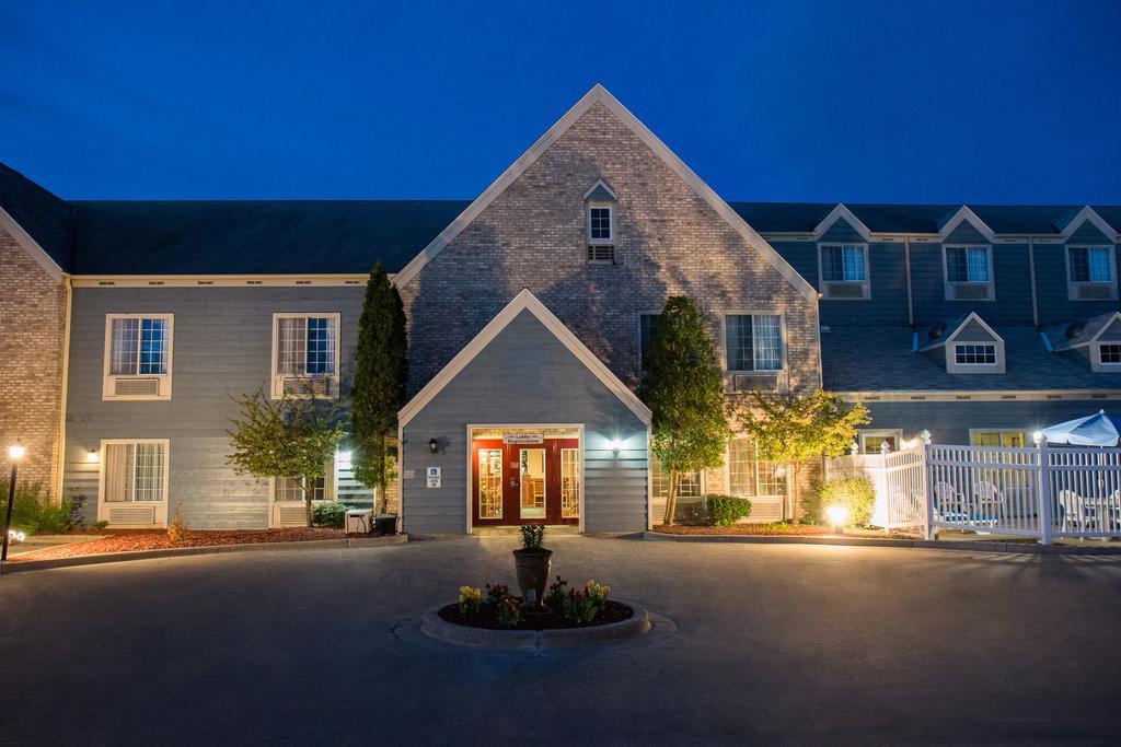 Baymont By Wyndham Mequon Milwaukee Area Hotel Bagian luar foto